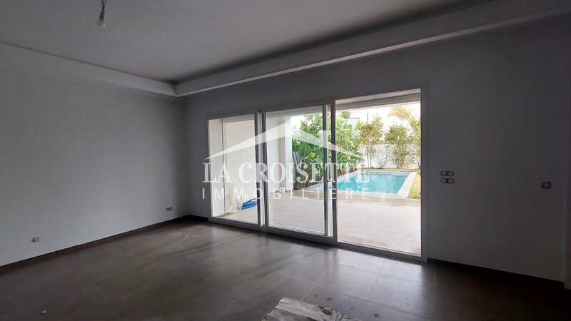 Appartement S+3 avec piscine à La Soukra